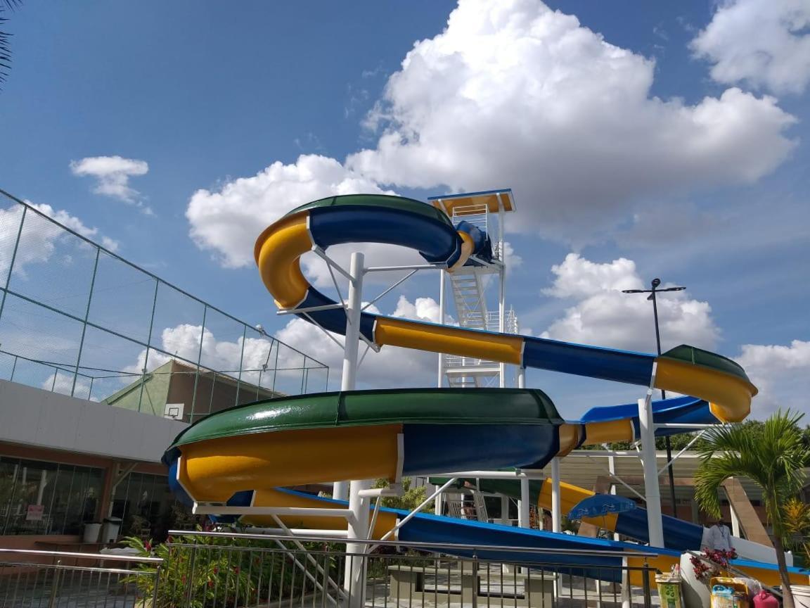 Diroma Fiori Apartman Caldas Novas Kültér fotó
